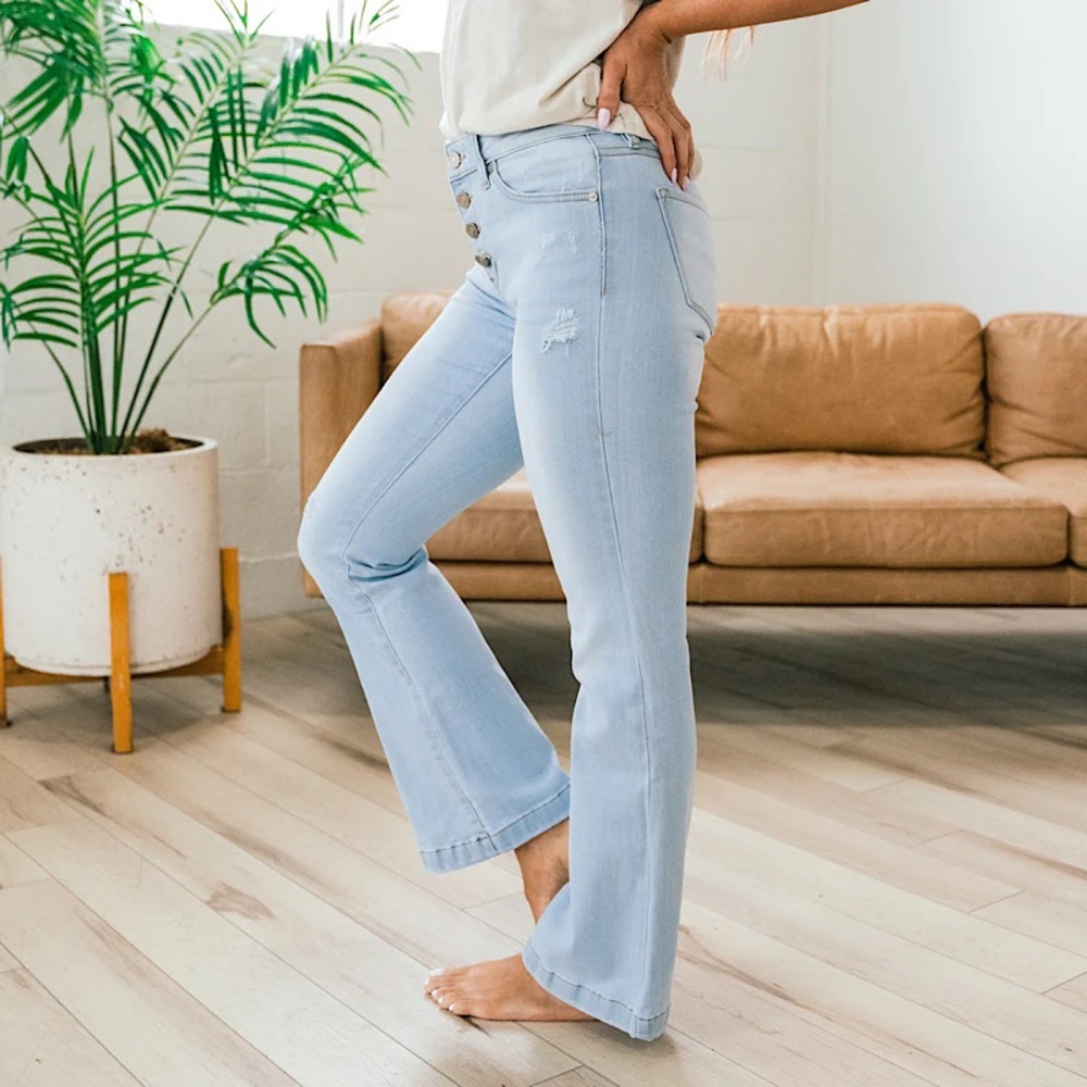 KanCan Petite Button Fly Flare Jeans - size 11/29 - Picture 2 of 8